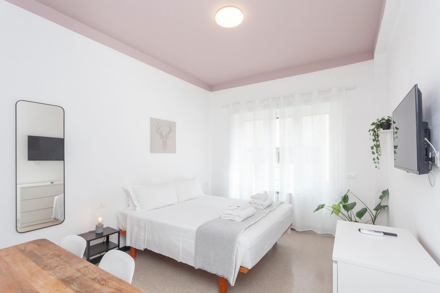 Double Room,1770767350:JPEG